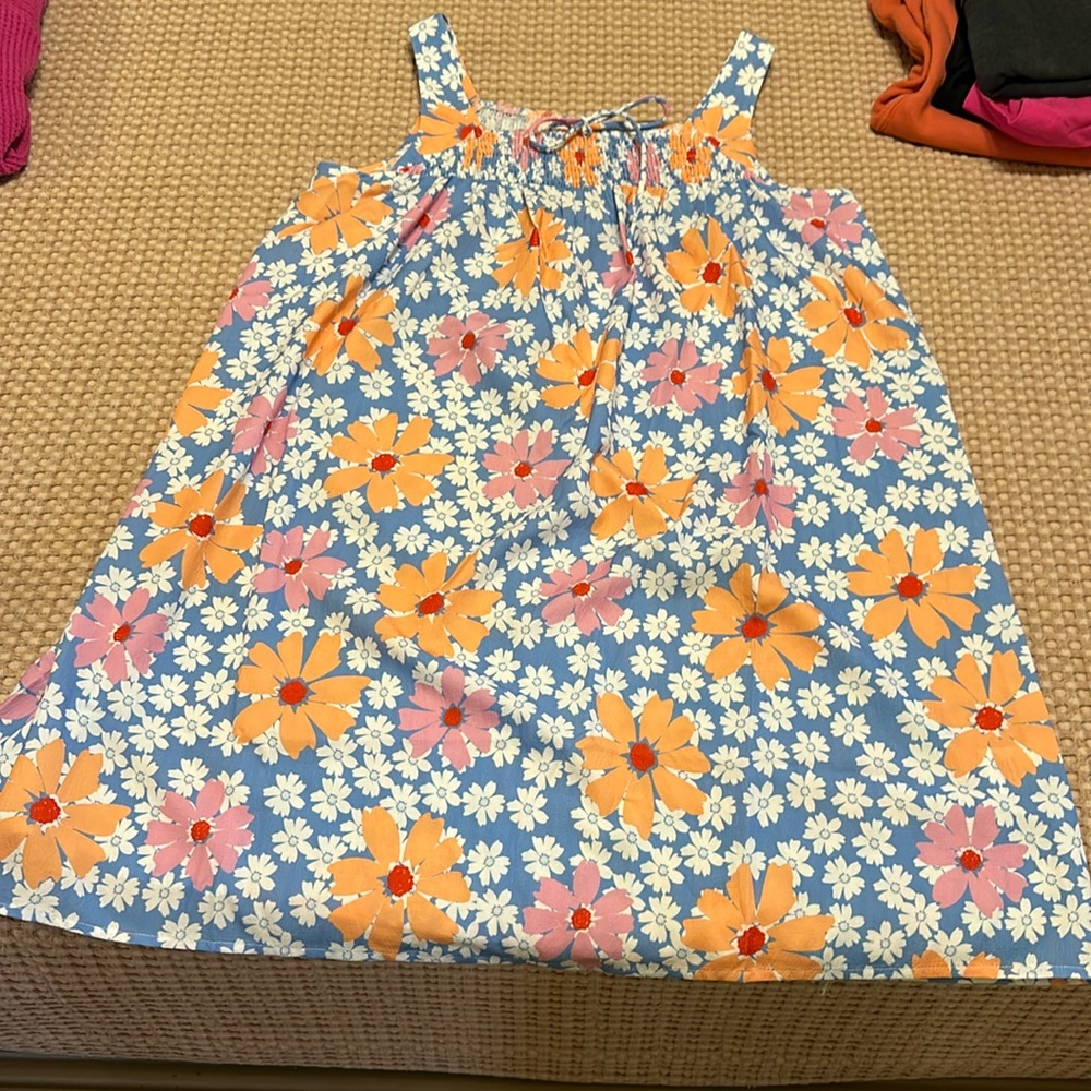 New Pink Lily dress size Small. Floral Print.